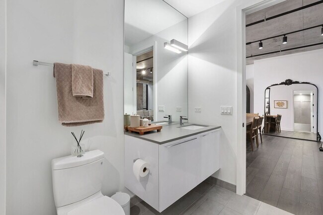 Building Photo - 111 S Peoria St