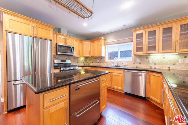 Building Photo - 4167 Klump Ave