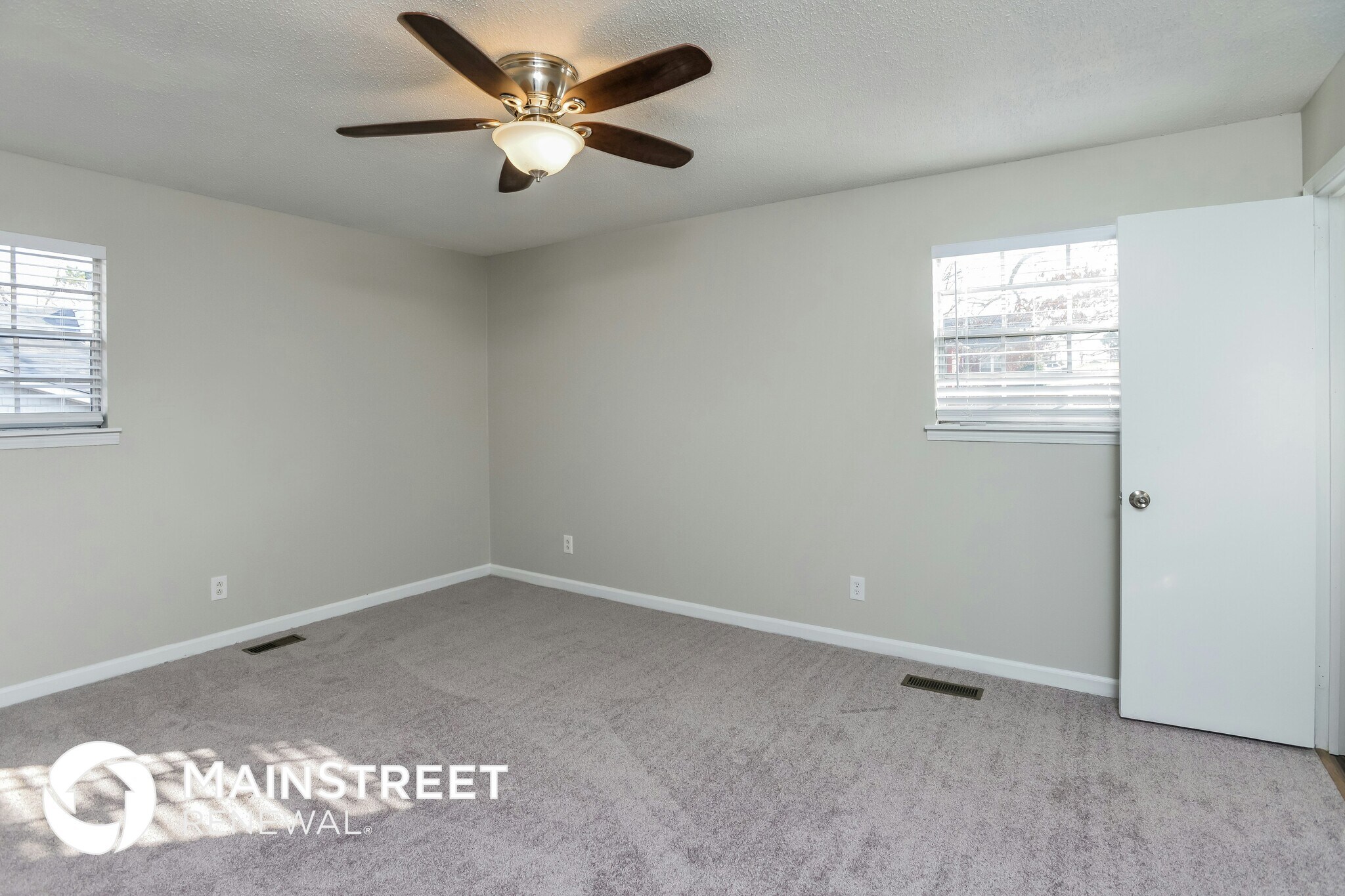 Building Photo - 1427 Edgefield Ln