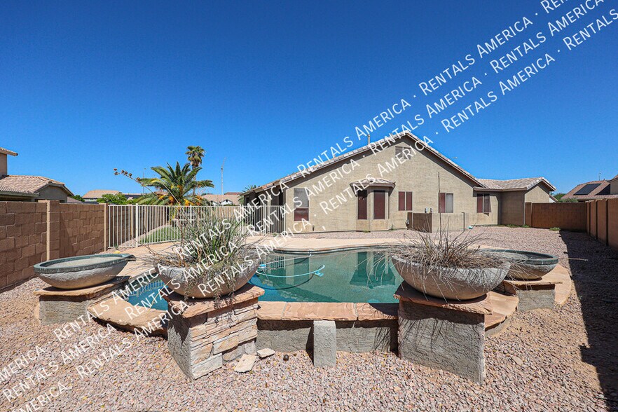 Building Photo - 6974 S Scott Dr