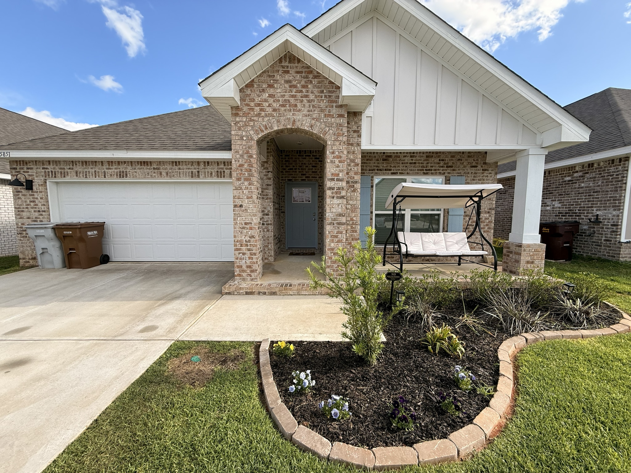 Building Photo - 5851 Sargassum Ln