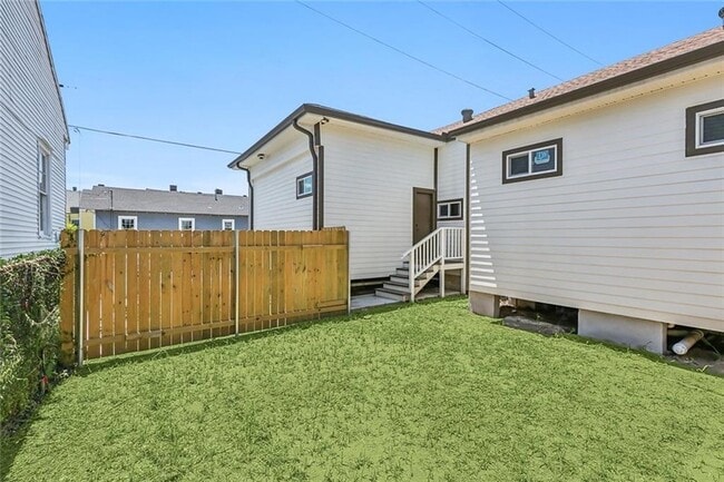 Building Photo - 1503 N Rocheblave St