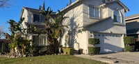 Building Photo - Family-Friendly Home With Pool