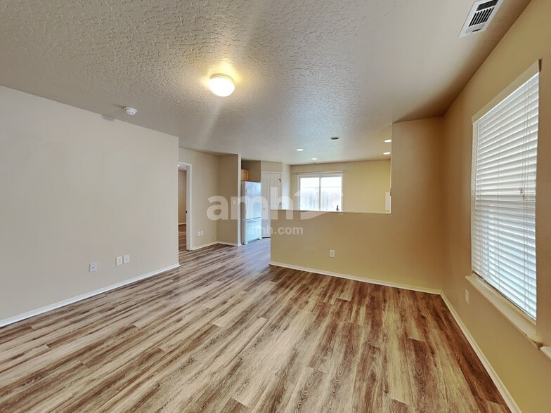 Building Photo - 9417 W Hearthside Dr