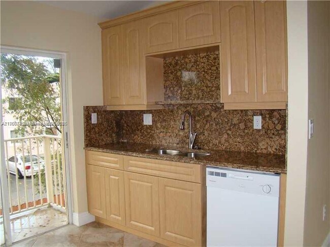 Building Photo - 7841 SW 152nd Ave