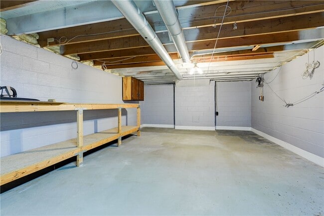 Building Photo - 399 French Rd