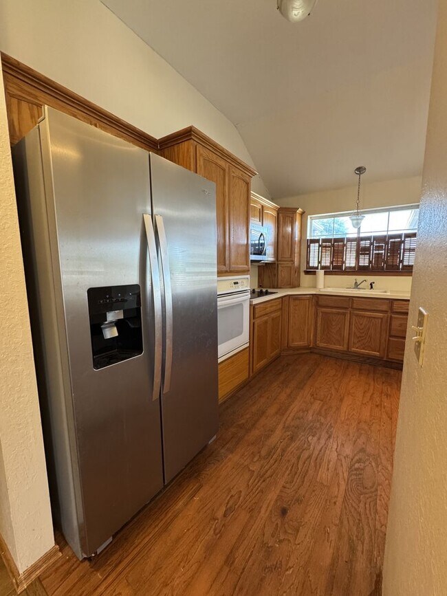 Building Photo - (3) Bed/(2) Bath in NE Norman w/ Safe Room!