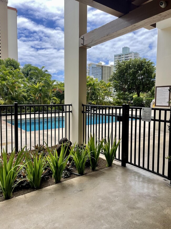 Building Photo - 1630 Liholiho St