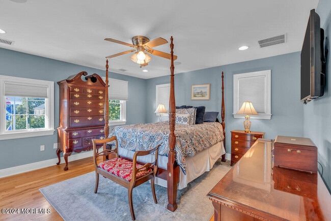 Building Photo - 300 Salem Ave