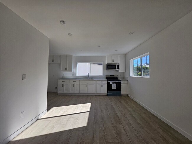 Building Photo - Goleta Properties