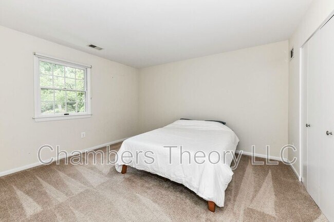 Building Photo - 8504 Shadeway Pl