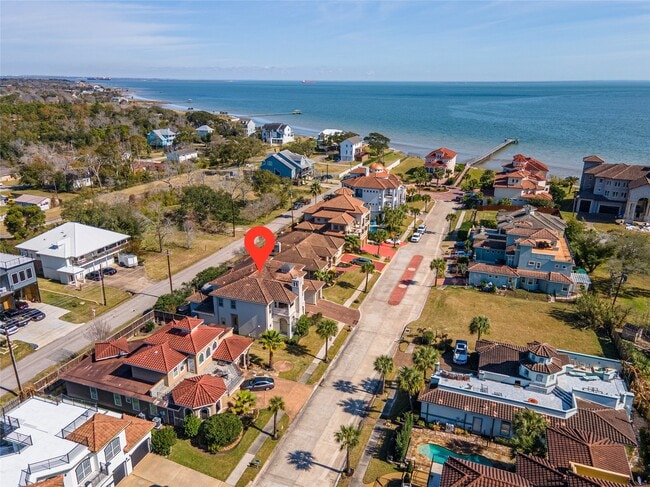 Building Photo - 538 Villa Dr