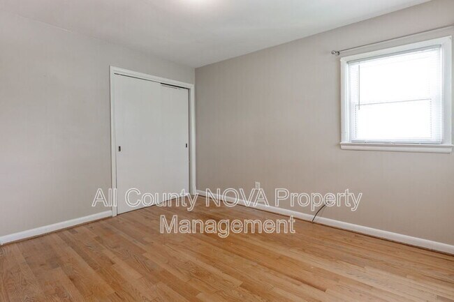 Building Photo - 4141 21st Rd N