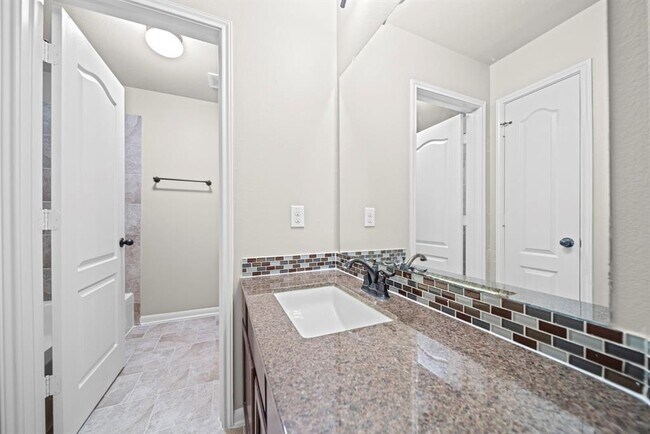 Building Photo - 4814 Peninsula Garden Way