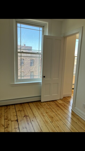 Building Photo - 184 1st St