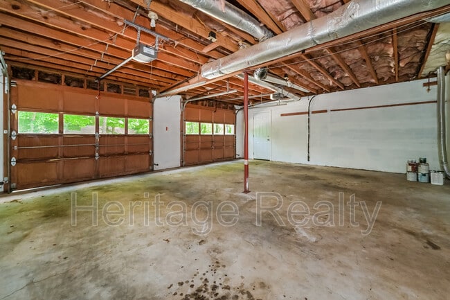 Building Photo - 9608 Clearwater Dr