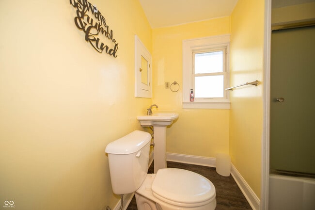 Building Photo - 5446 N College Ave