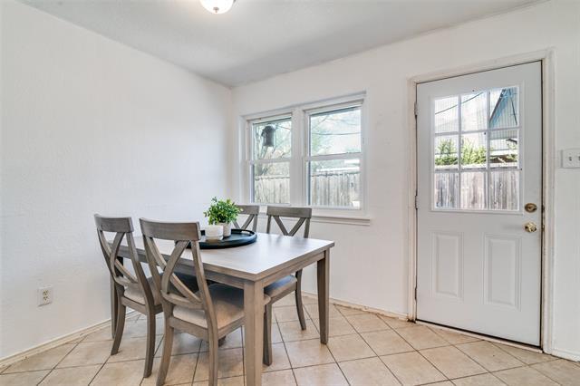 Building Photo - 904 Melody Cir