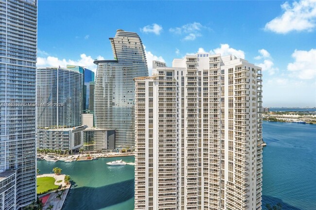 Building Photo - 801 Brickell Key Blvd