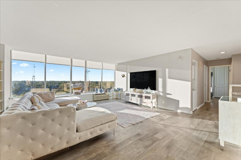 Building Photo - 810 Matson Pl