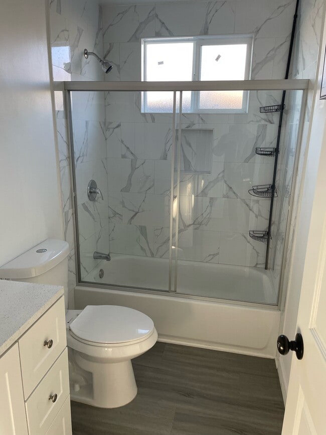 Building Photo - 265 E 69th Way