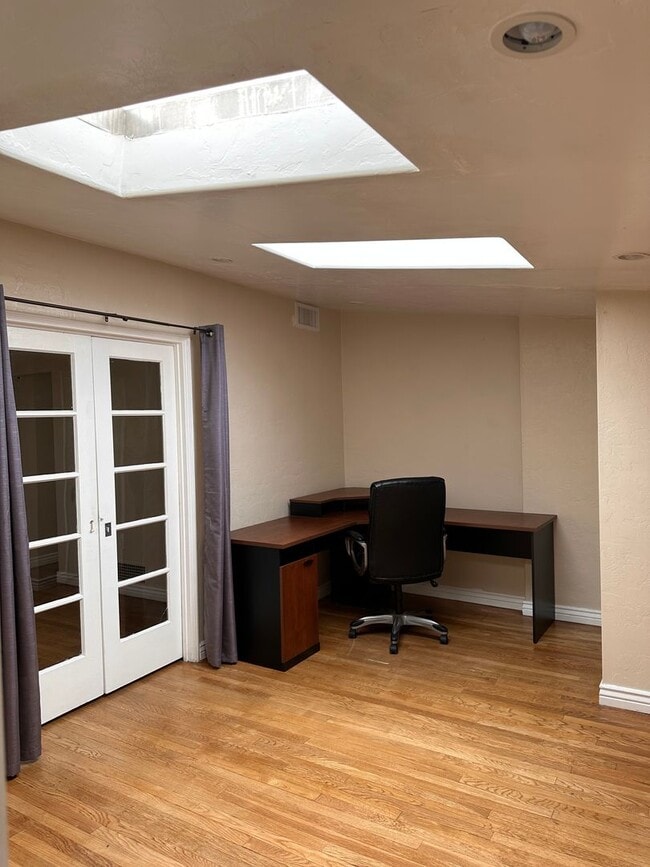 Building Photo - *** COMING SOON***3 Bedroom 1 1/4 Bath Hom...