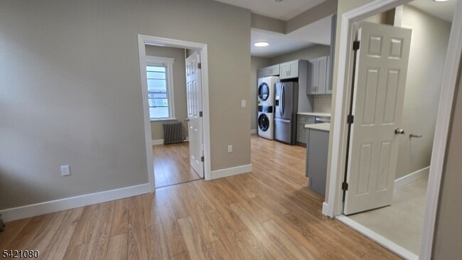 Building Photo - 411 Lanza Ave