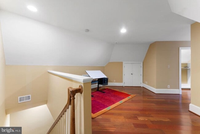 Building Photo - 10447 New Ascot Dr