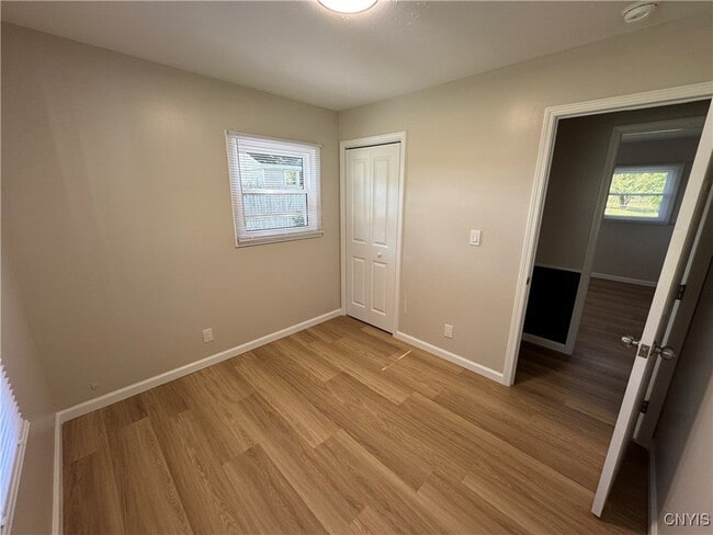 Building Photo - 304 Birchwood Blvd