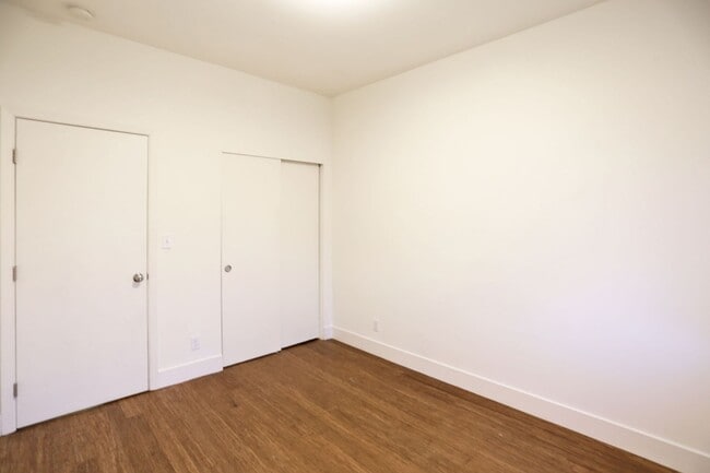 Building Photo - Spacious three-story 4BR/3BA single family home in Bernal Heights, Deck, View,W/D,Storage(637 Per...