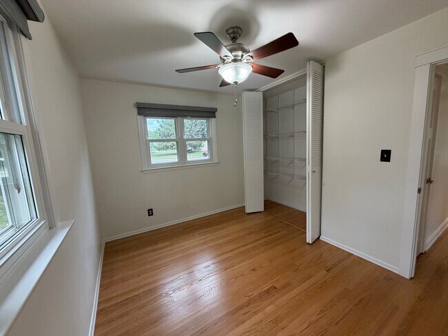 Building Photo - 303 Lee Ct