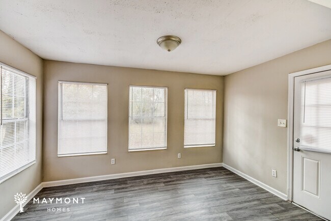 Building Photo - Montevallo Home, Ready for You