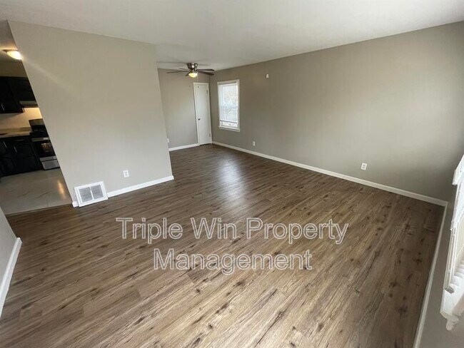 Building Photo - 5 Westdell Dr