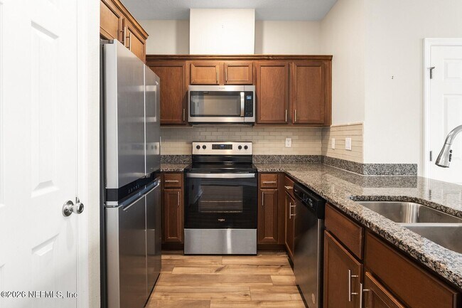 Building Photo - 9787 Fiddleback Ln
