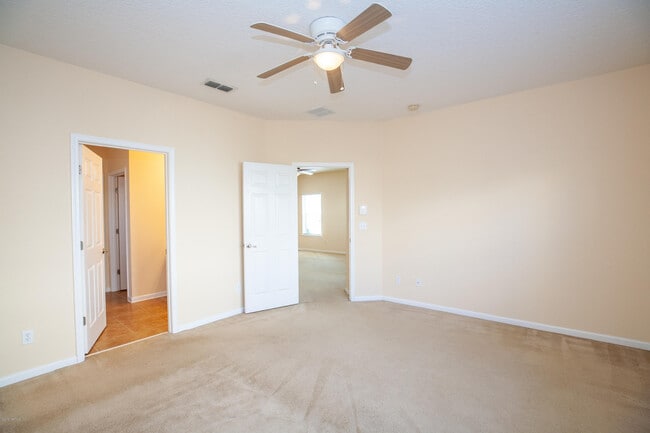 Building Photo - 6201 Pendragon Pl
