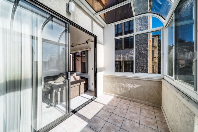 Building Photo - NORTH BERKELEY APARTMENT FOR RENT - $4,800