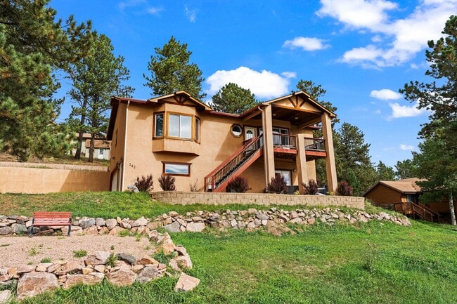 Building Photo - 243 Lakewood Dr