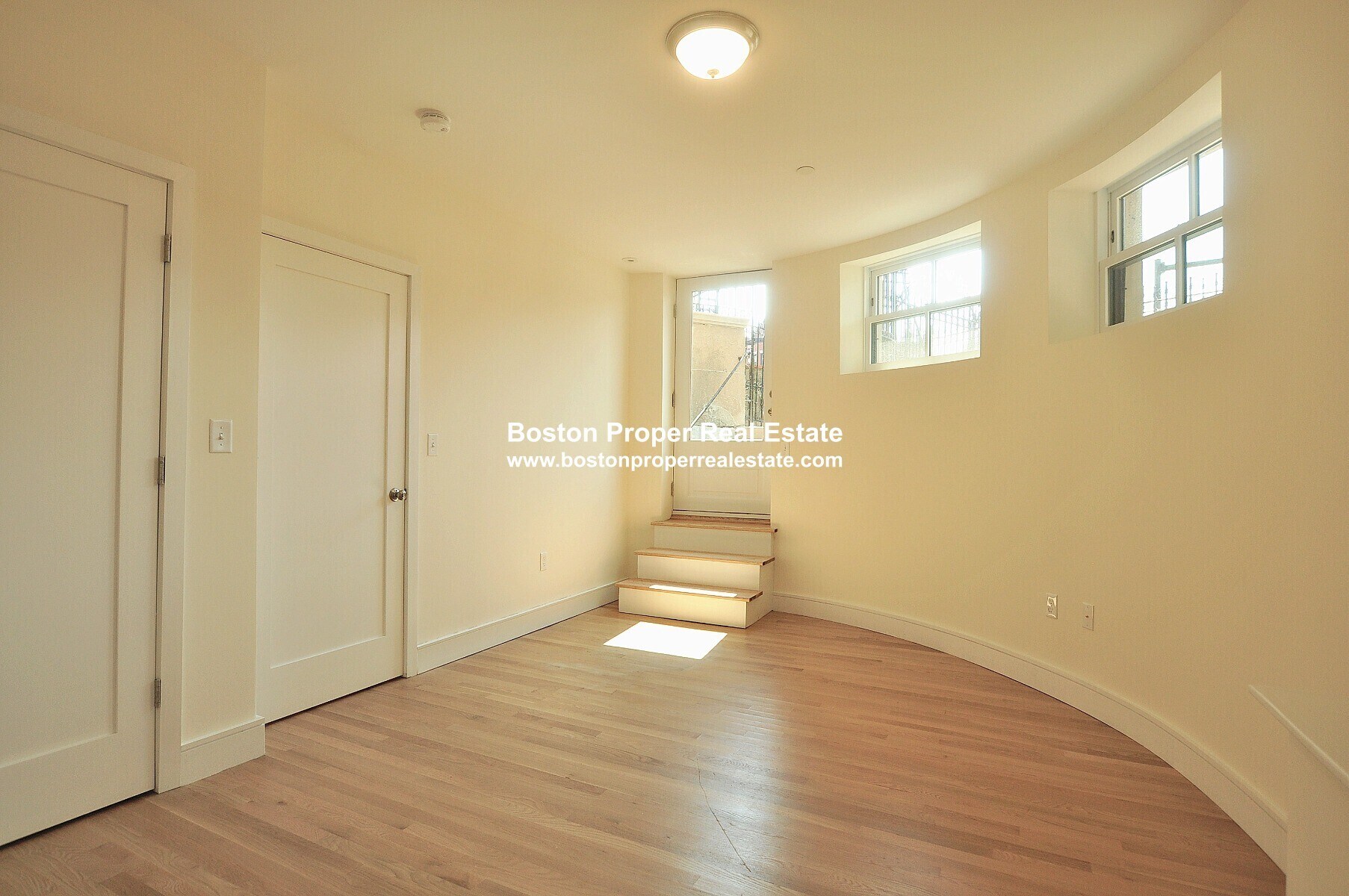 Building Photo - 877 Beacon St