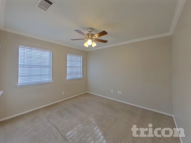 Building Photo - 1028 Glencrest Dr