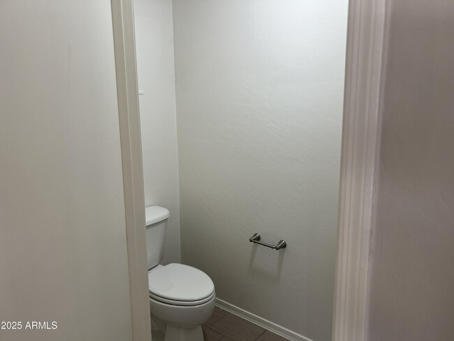 Building Photo - 4220 E Orchid Ln