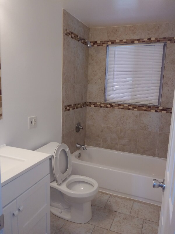 Building Photo - 1300 S Beach Ct