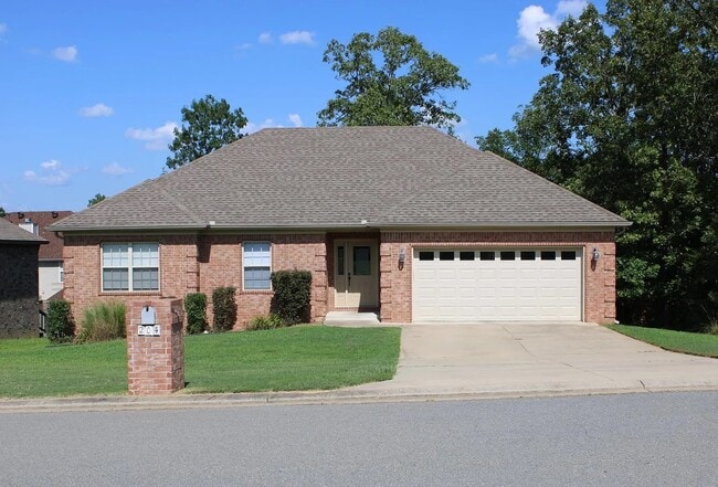 Primary Photo - 204 Marble Dr