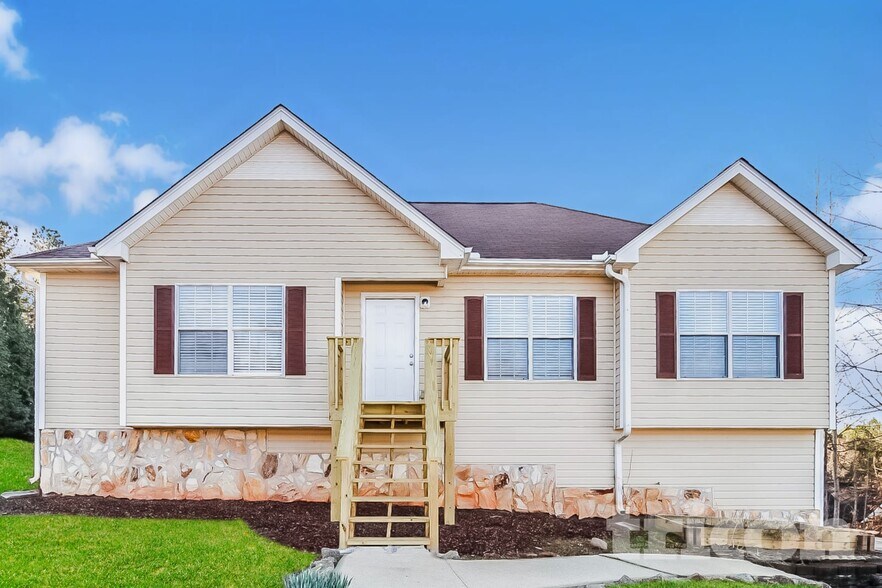 Primary Photo - 132 Diamond Ct