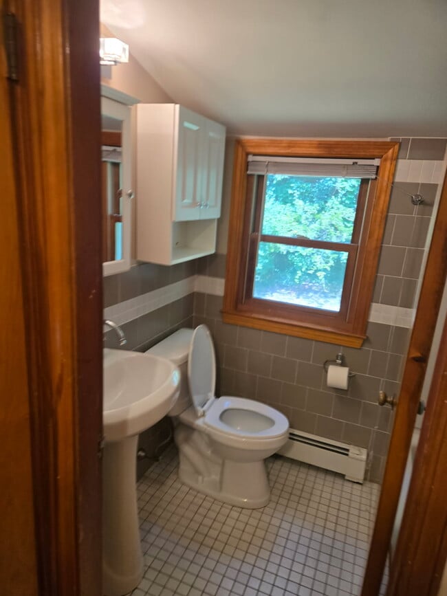 Building Photo - 12 Cedar Dr