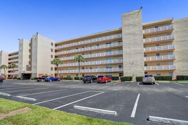 Building Photo - 301 SE 3rd St