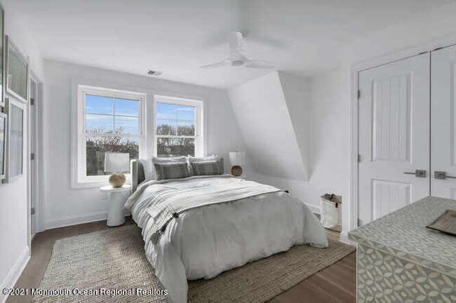 Building Photo - 916 Ocean Ave