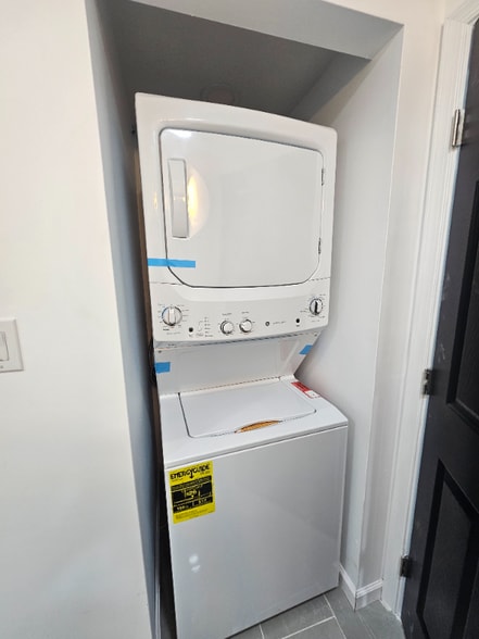 Building Photo - 5163 Wakefield St