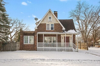 Building Photo - 1407 Strong Ave