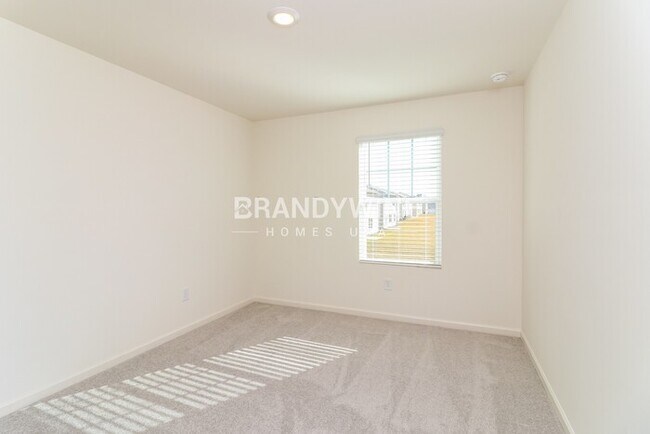 Building Photo - 534 Otway Lp