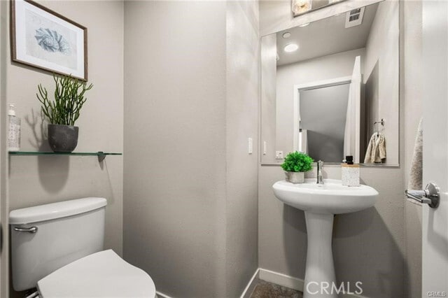 Building Photo - 817 S Anaheim Blvd